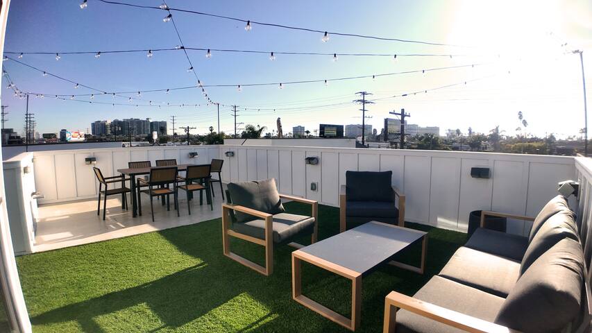 Modern Villa with Pool and Spa gallery image 5