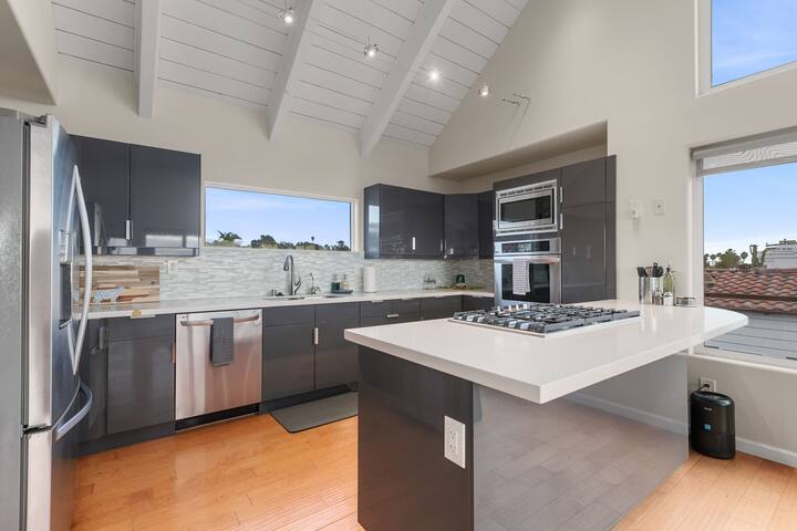 Ocean View House, Bird Rock gallery image 5