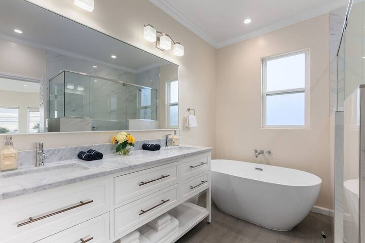 Ocean View House, Bird Rock gallery image 4