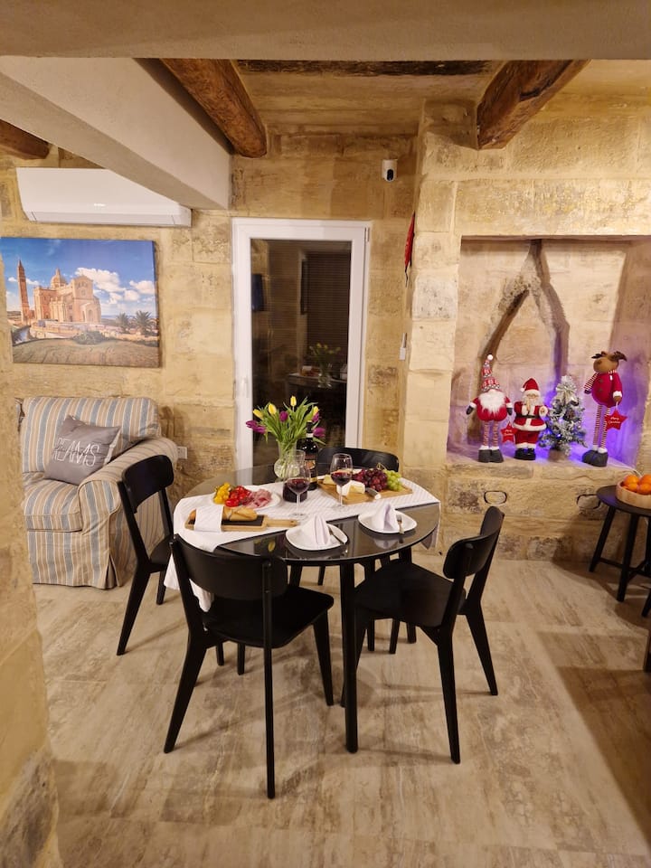 Ancient House 3 Min Away From Airport Tal-pinu - Malta