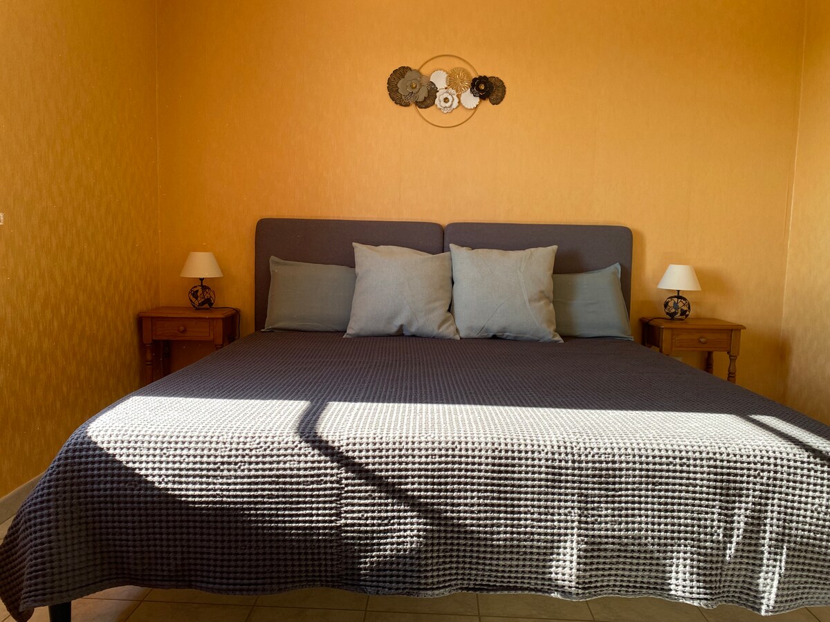 საძინებელი 2