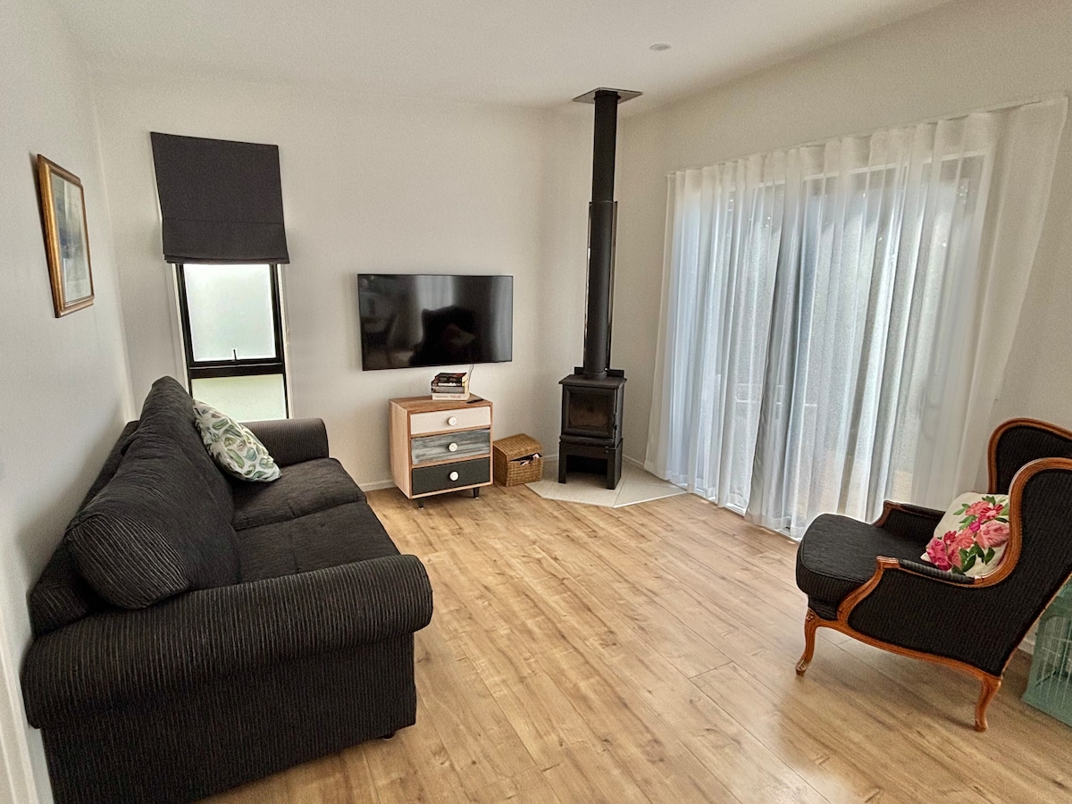 Top performing Airbnb: Orewa Oasis in Auckland