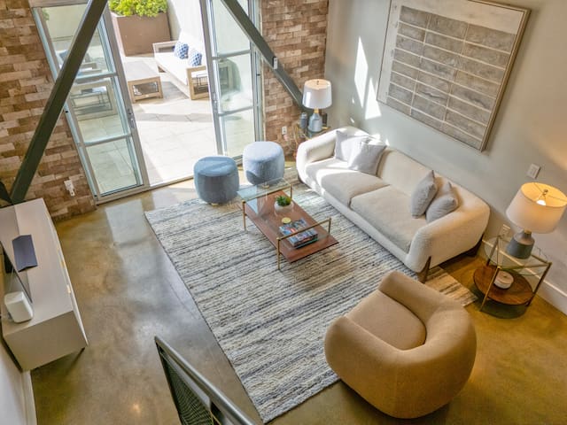 Santana Row Modern Executive Loft with Large Patio