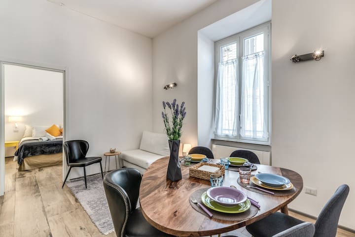 At home in the city center. “Vaticano House”.