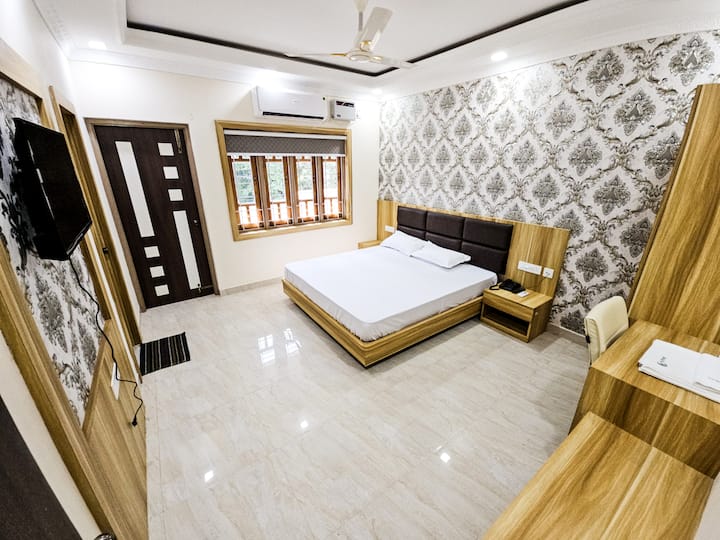 Palm Tree Haven | Spacious 5bhk Villa - Bhubaneswar