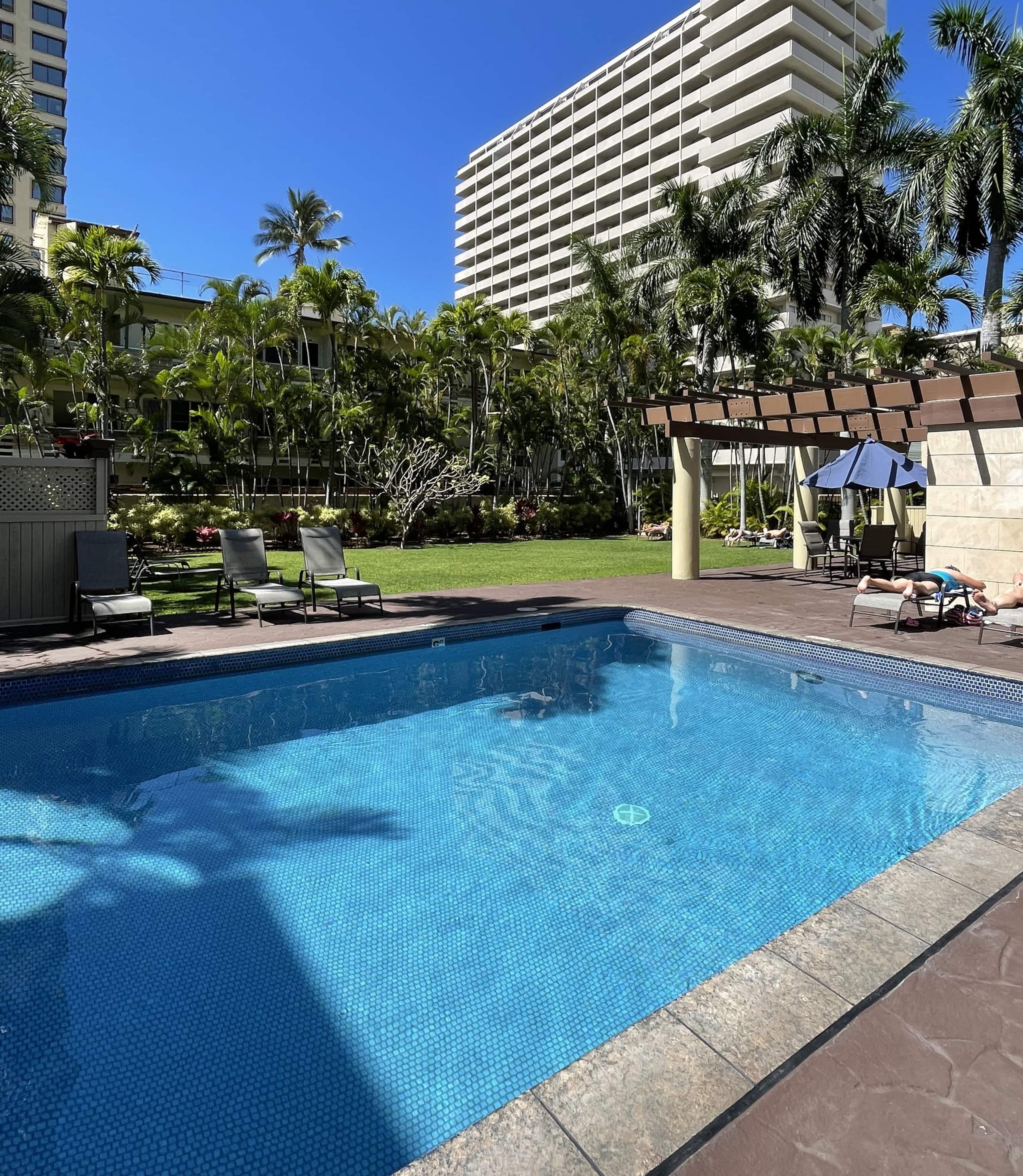 Condo in Honolulu · ★4.84 · Studio · 1 bed · 1 private bath - Image 27