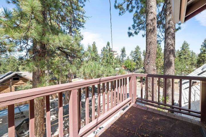 Fox N Bear Cottages managed Airbnb listing 1