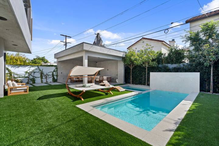 Modern Jewel • 5BR Oasis w/ Pool & Hot Tub gallery image 2