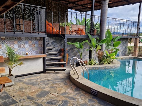 Deluxe Family Apartment with Mountain View