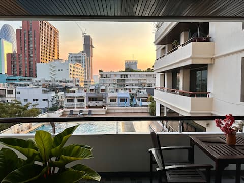 3 min-walk from BTS Ari with 2br apartment