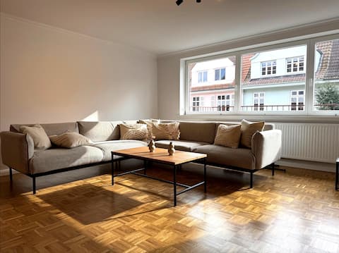 Successful Airbnb property: MEL&BENS Modern Oak 2 | balcony | car park | 6 p. in Schwachhausen
