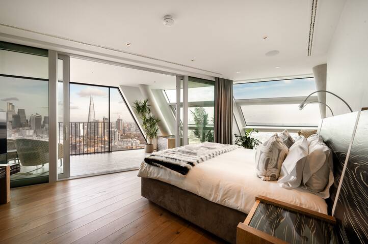 Breath-taking views! Stunning 3 Bedroom Penthouse gallery image 5