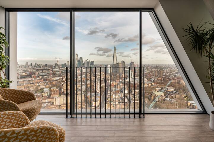 Breath-taking views! Stunning 3 Bedroom Penthouse gallery image 4