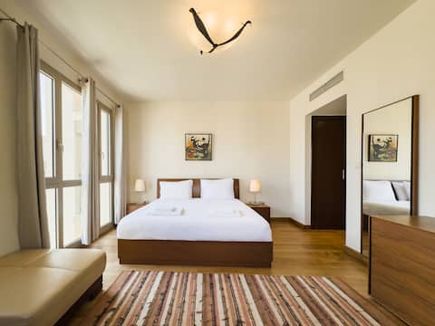 Sunny Hills 3 | Modern & Elegant Retreat