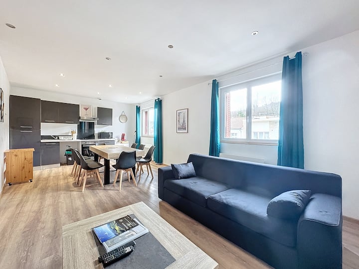 2 Appartements Réunis 6 Chambres + Parking 16 Pers - Clermont-Ferrand