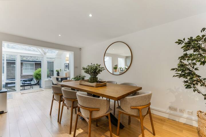 The Riverbank Hideaway gallery image 5