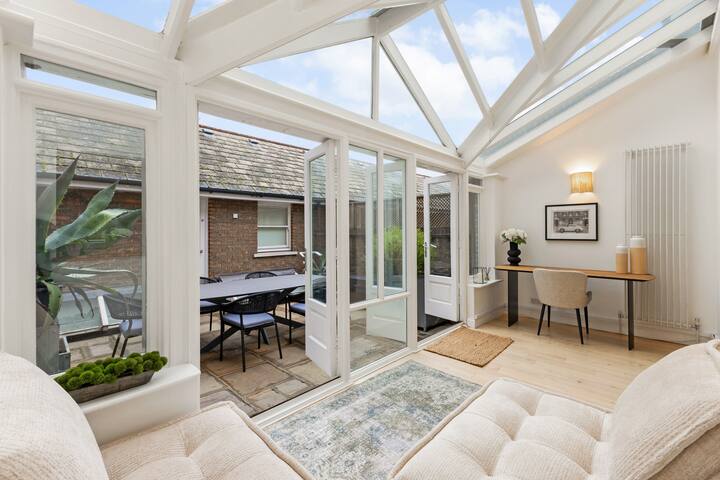 The Riverbank Hideaway gallery image 3