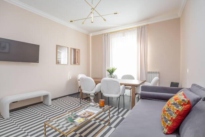 Daplace | Cosima Apartment III gallery image 5