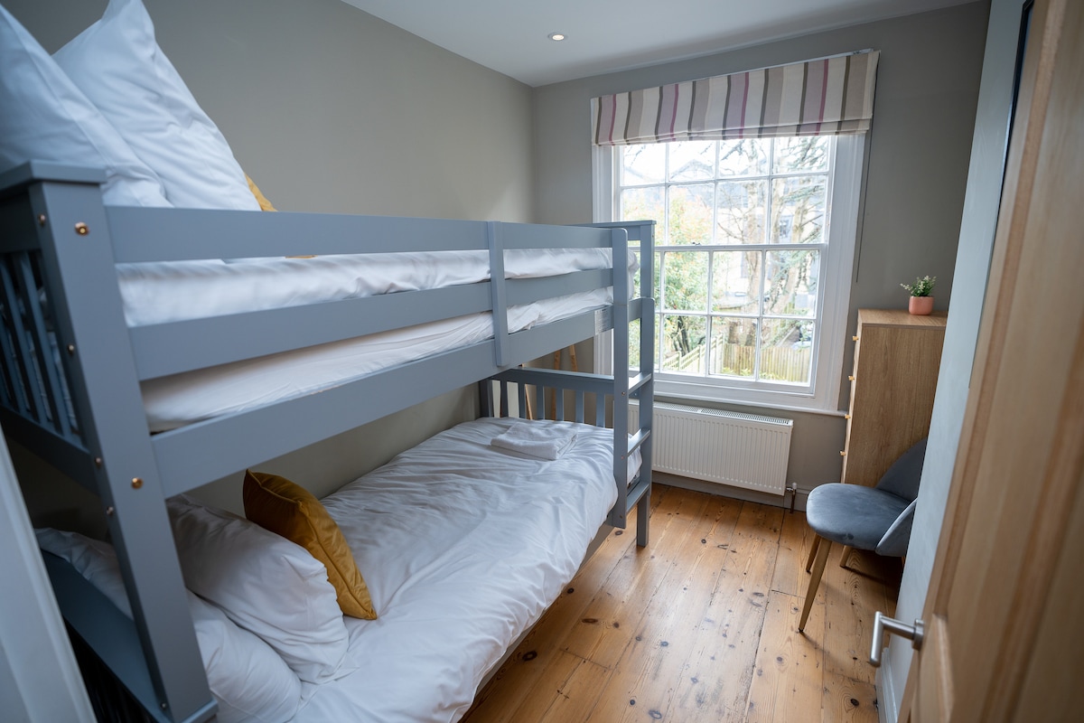 Slaapkamer met stapelbed 