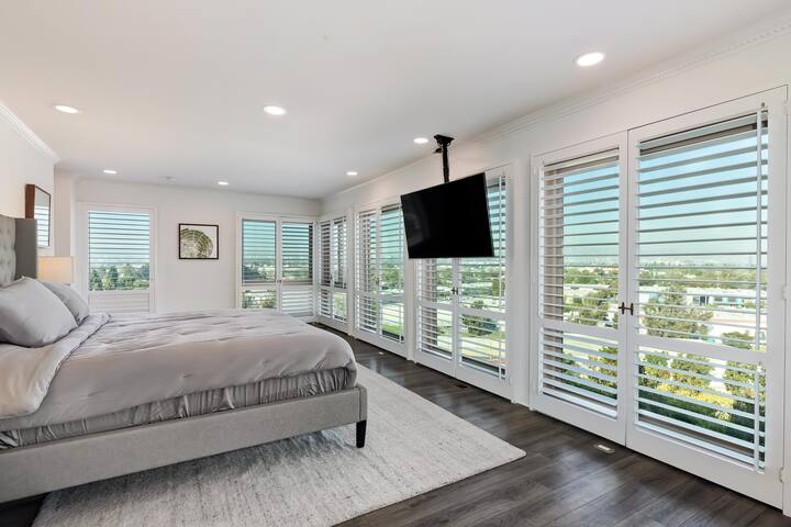 3Bd with Amazing City Views! gallery image 5