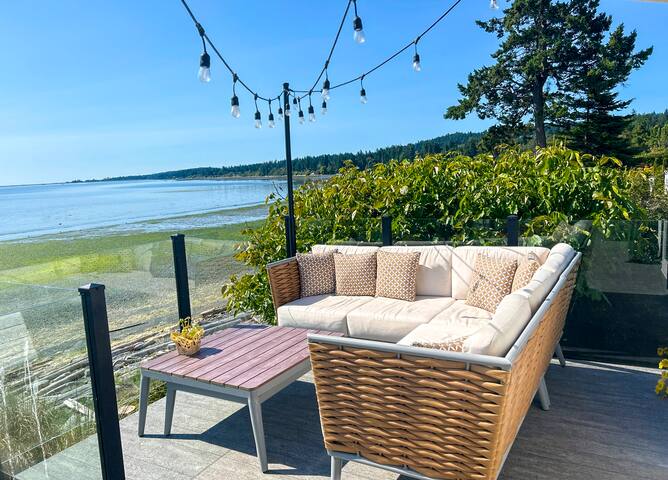 Bazan Bay Beach House multi family getaway gallery image 3