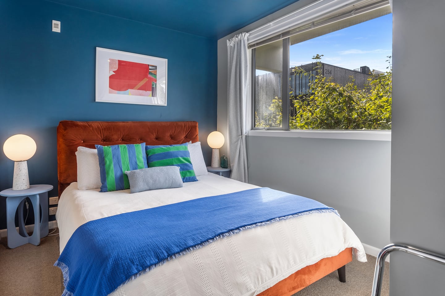 City Apartment By Riverside Market & The Hospital 4