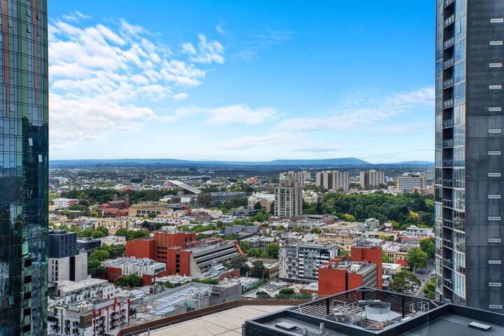 Space, style and gorgeous view ! gallery image 4