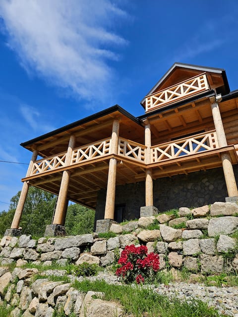 Przesieka log house with a view of the Karkonosze Mountains
