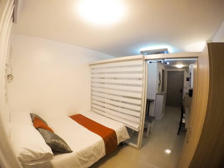 Bračni krevet s bračnim krevetom na izvlačenje (po potrebi besplatan dodatni madrac na podu)
