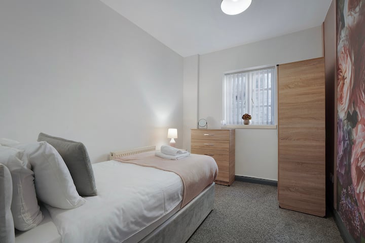 Спалня 3 разполага с удобно единично легло с достатъчно място за съхранение. 