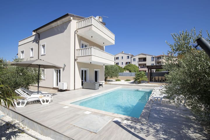 Davorowski Holiday Homes managed Airbnb listing 2