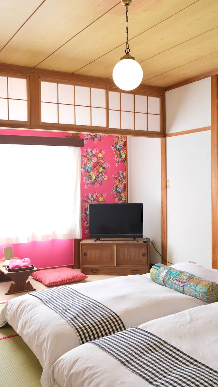 水玉縁が可愛い新しい畳のお部屋｜最大5名｜蓼科の自然アクティビティに最適 - Chino
