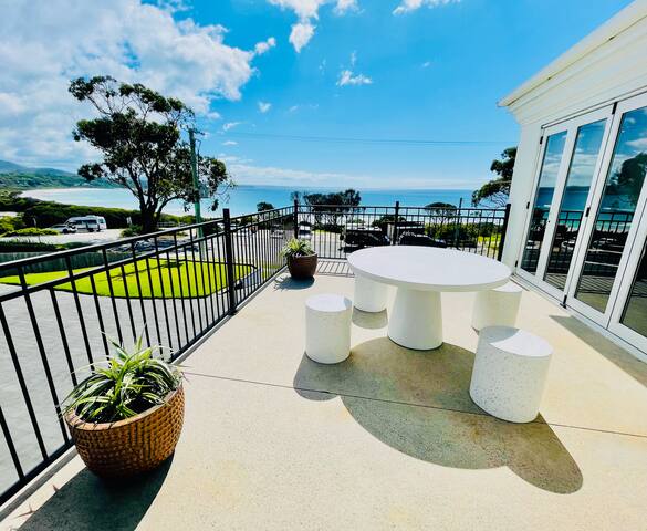 Lichen Villa Bay of Fires gallery image 2