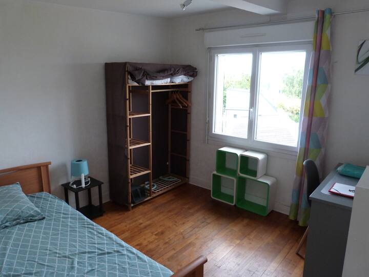 Chambre N°4 : "Groix" au deuxième étage.
Elle sera équipée d'un lit double fin juin 2025