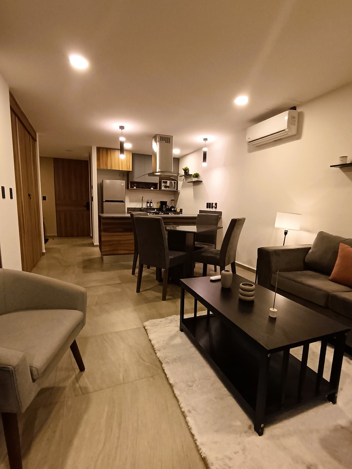 Top Airbnb: Basento Deluxe Apartment w/parking/pool/gym/padel en Irapuato