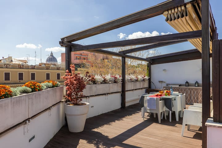 The Writer’s Cloud | Luxury Penthouse