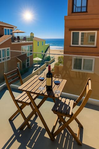 Oceanview Retreat w/ MultiLevel Deck Steps to Sand