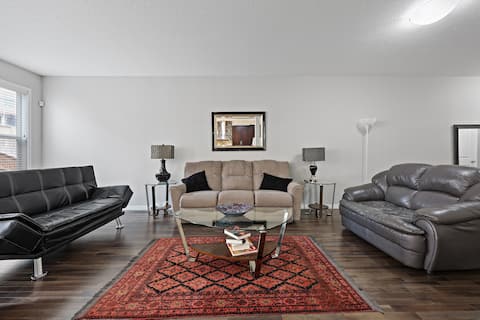Successful Airbnb property: Entire Home 3Bedroom with AC NW Calgary. in Nolan Hill
