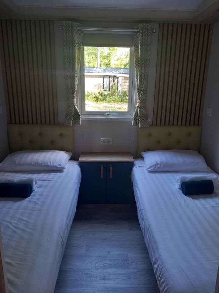 2 persoon slaapkamer, bedlinnen en handdoeken inclusief