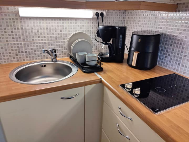 Studio Apartment, Free Parking, Type2 Car Charger - Tampere