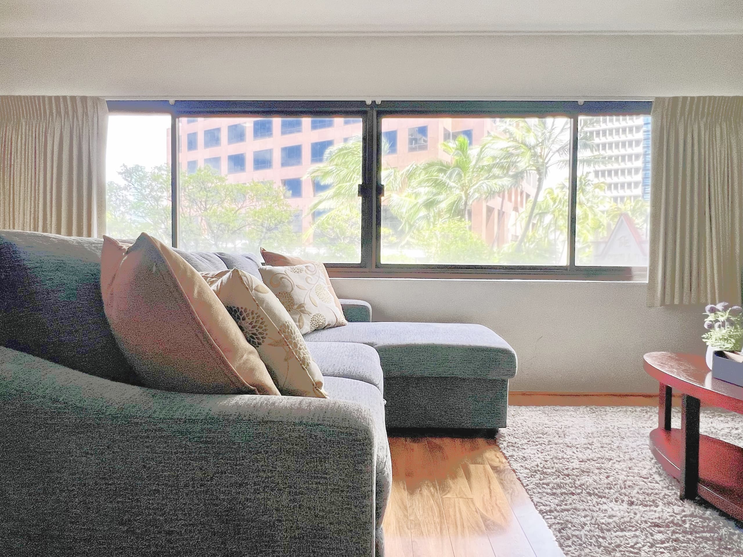 Urban Oasis in Honolulu: Comfort & Parking - Image 3