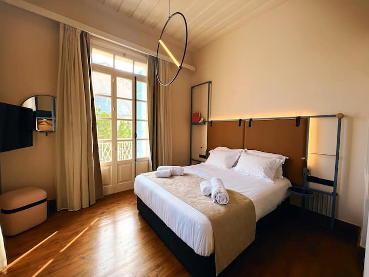 Heart Hotel - Iconic Suite With Terrace - Limassol