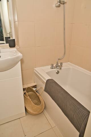 10%OFF—Long Stay—Family—Special |WiFi|Sleeps10 gallery image 4