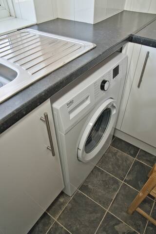 10%OFF—Long Stay—Family—Special |WiFi|Sleeps10 gallery image 5