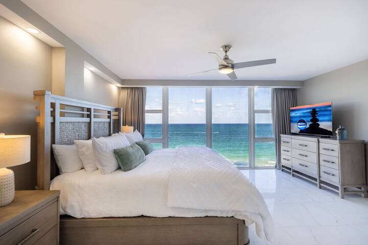 Ocean Haven Retreat: beachfront paradise with pool gallery image 4