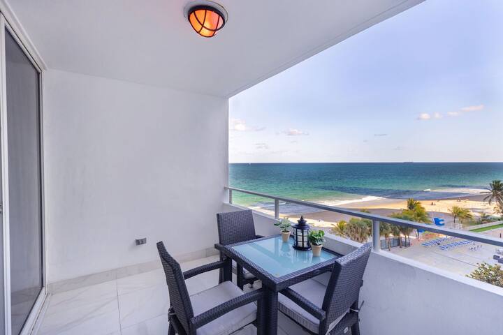 Ocean Haven Retreat: beachfront paradise with pool gallery image 5
