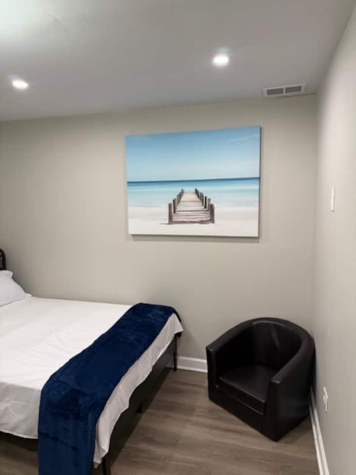Schlafzimmer 1