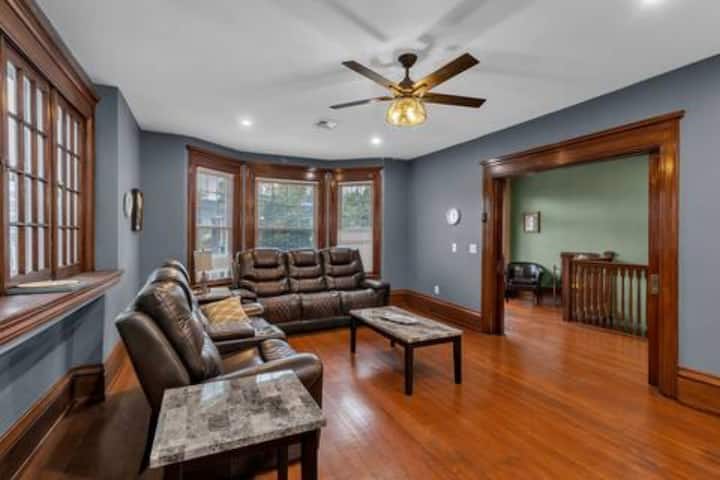 Stunning Victorian 3bed - Elmwood Village - Buffalo, NY