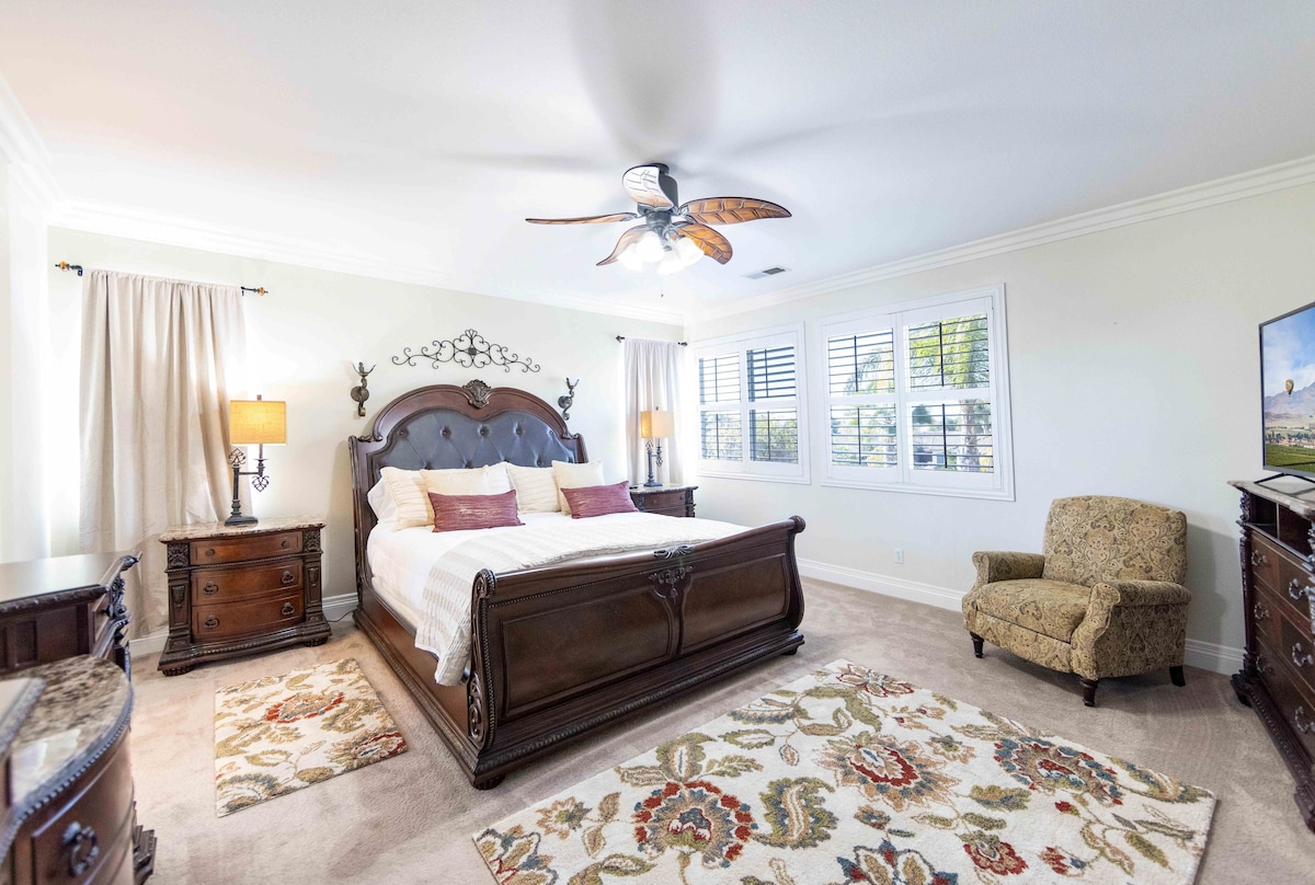 Главна спална соба/ Кал брачен кревет (широк 180-220 см) / 