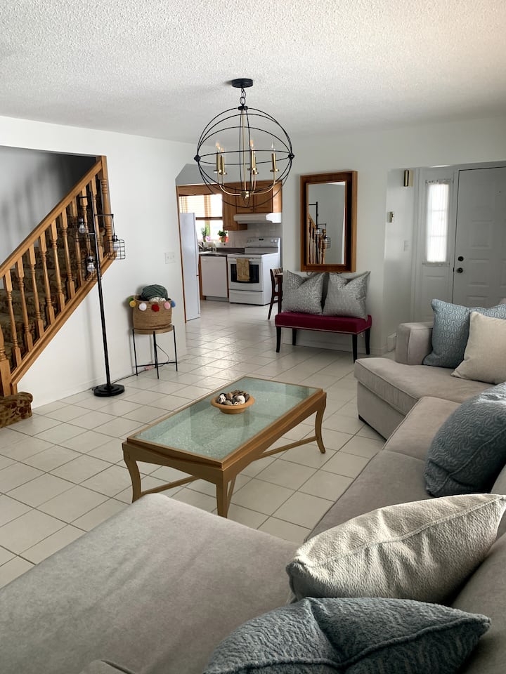 Lakeside Retreat, Near City, Family & Dog Friendly - Sault Ste. Marie